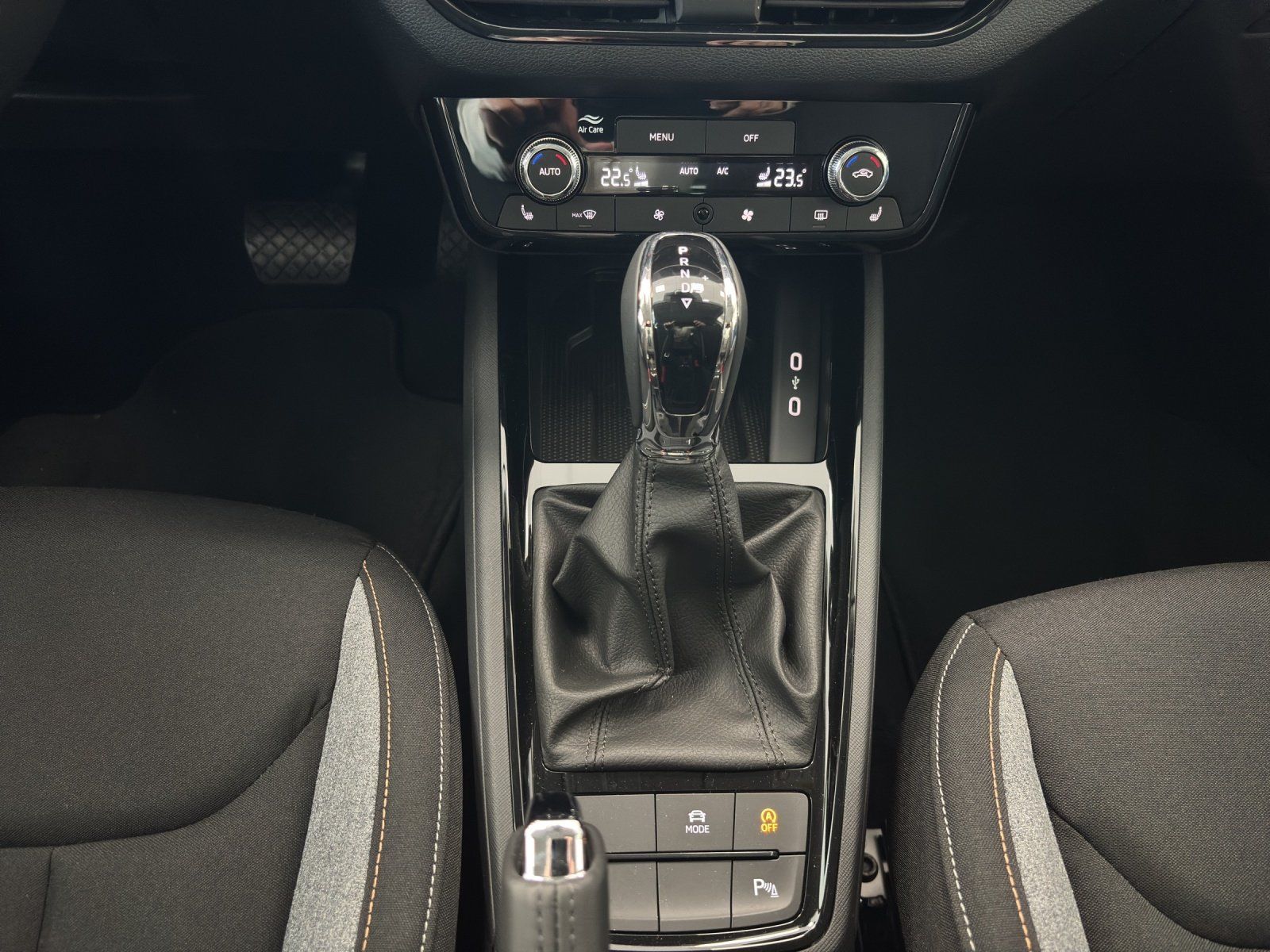 Fahrzeugabbildung SKODA Scala Tour 1,0 TSI 85 kW DSG