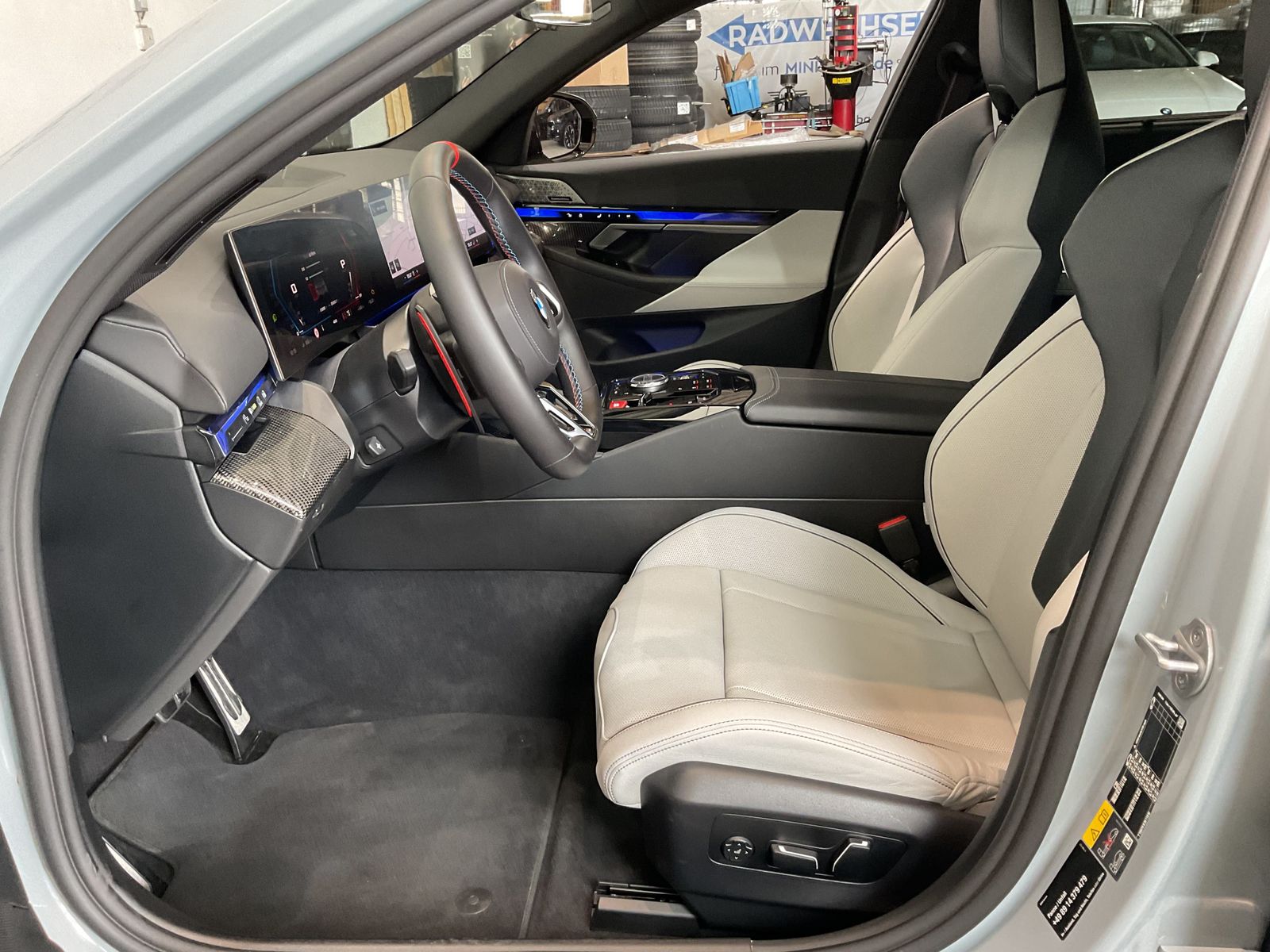 Fahrzeugeinzelansicht 11 Fahrzeugabbildung BMW M5 Limousine |Sitzbelüftung |Bowers & Wilkins |A