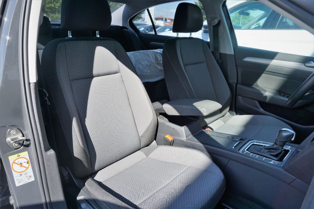 VW Passat 9