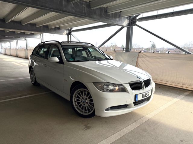 BMW 320i Touring AUTOMATIK GARANTIE*NAV*PANO*LED*PDC