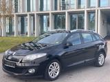 Renault Megane III Grandtour Paris*Navi*LED*TÜV:08/26* - Renault Megane Paris mit Diesel-Antrieb