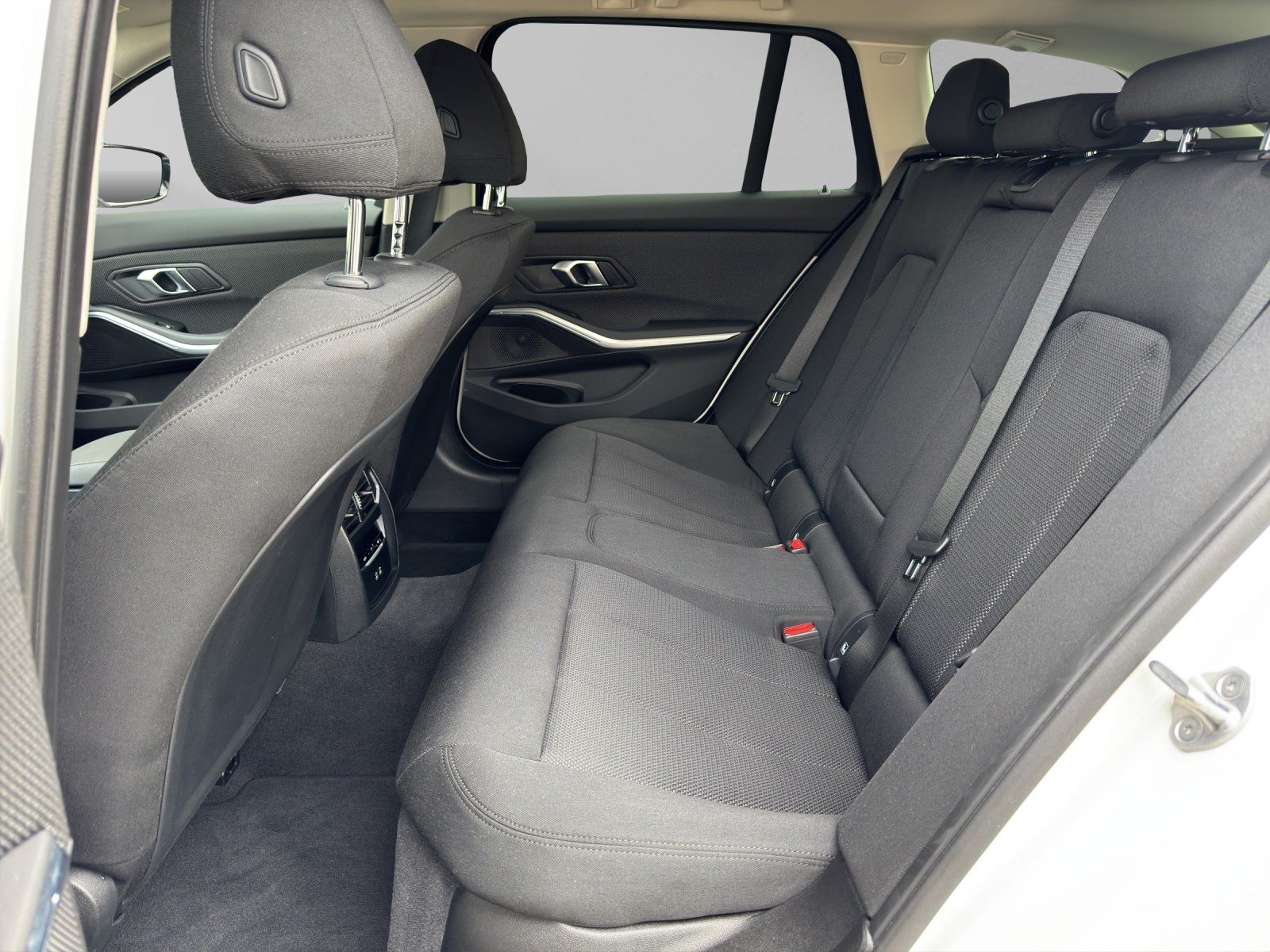 BMW 330 - Bild 11