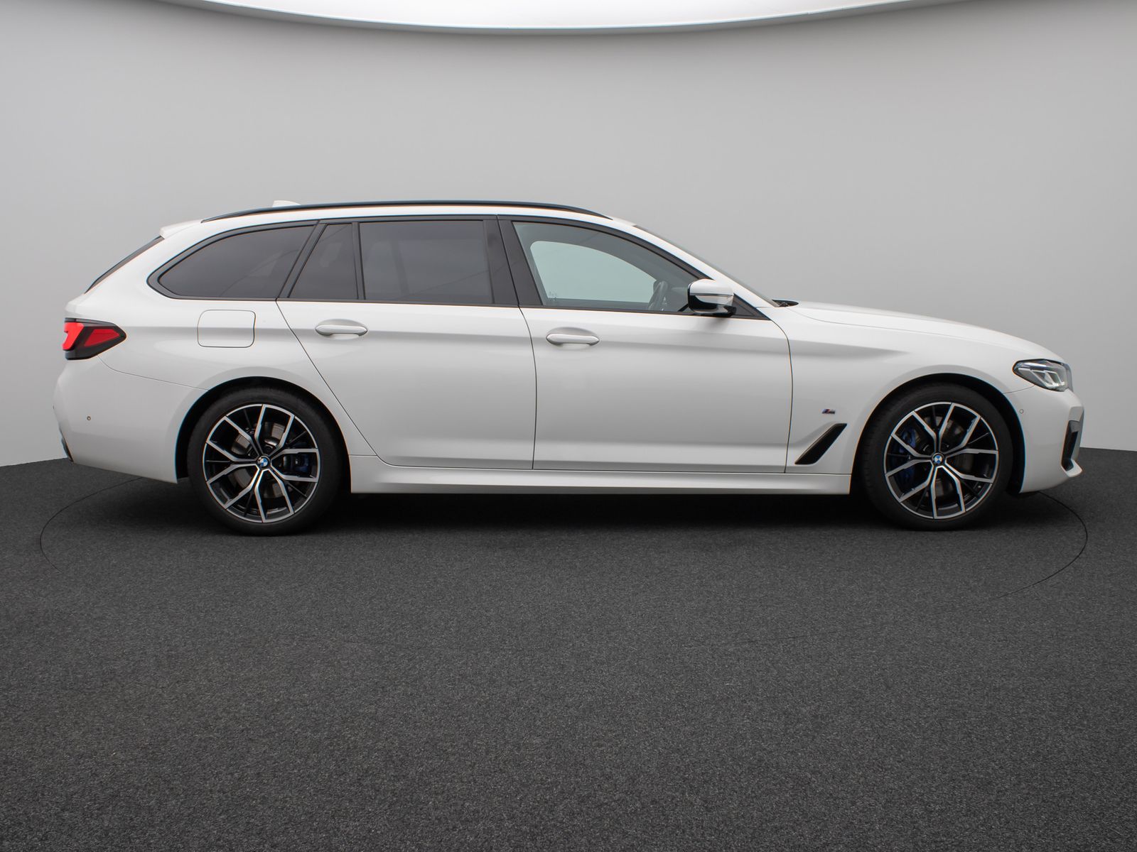 Fahrzeugabbildung BMW 540d xD M Sport Panoram Kamera Laser HUD H/K 19"