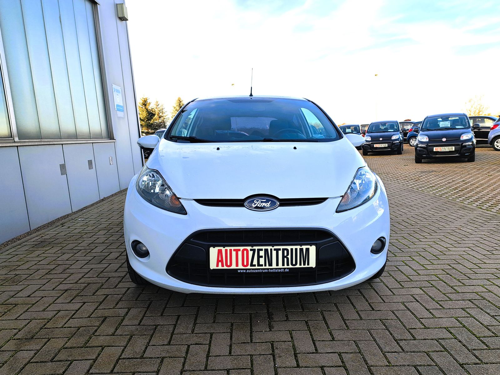 Fahrzeugabbildung Ford Fiesta Edition 82PS WINTERPAKET ALU