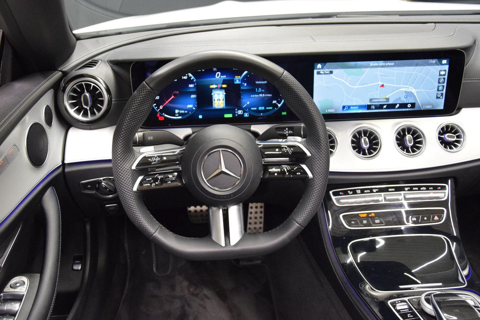 Fahrzeugabbildung Mercedes-Benz E 200 Cabrio 1.Hand AMG LED NAVI Ambiente Leder