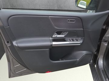 Fahrzeugabbildung Mercedes-Benz B 200 Progressive Navi AHK Klima Navi