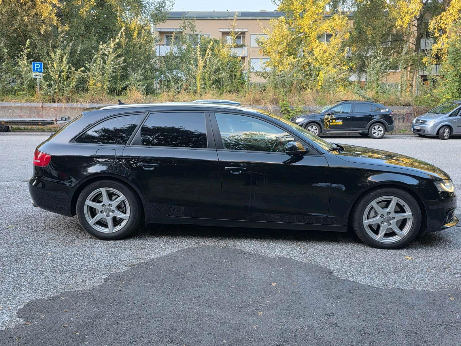 Audi A4 2010 — engine 190 HP (140kW)