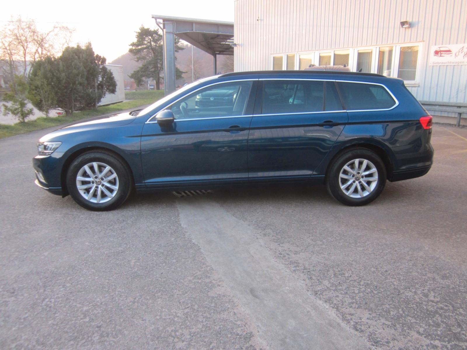Volkswagen Passat Variant Business LED Navi AHK Alu