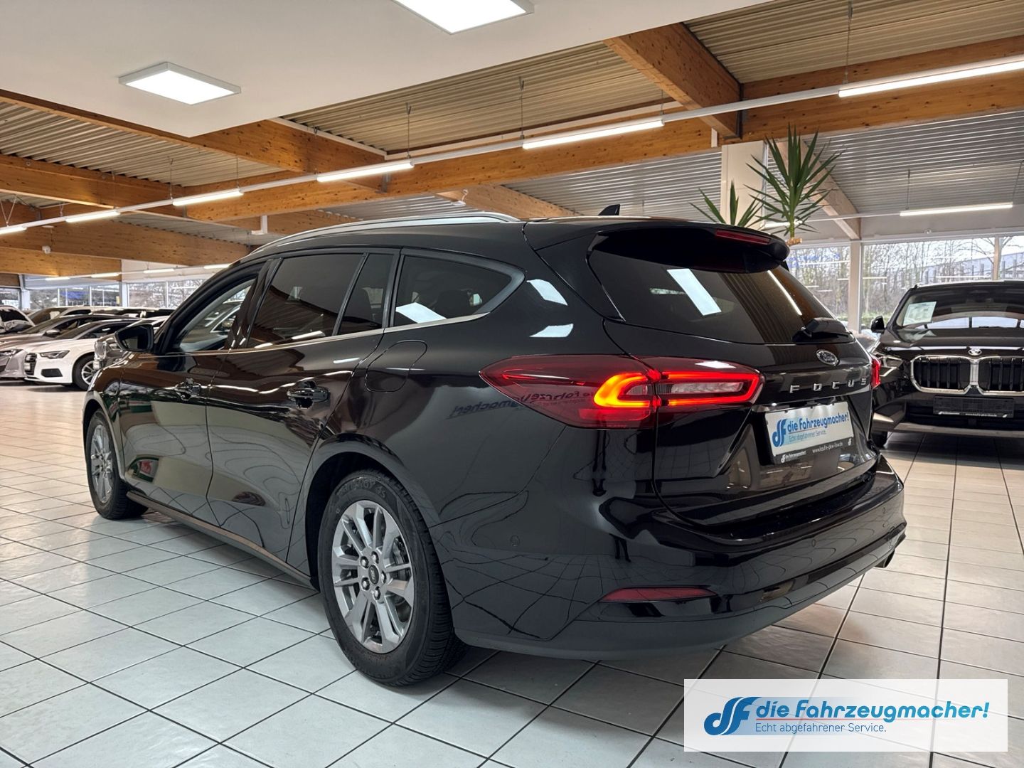 Fahrzeugabbildung Ford Focus Turnier Titanium X Navi Digitales Cockpit