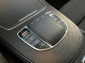 Mercedes E 220 - 11