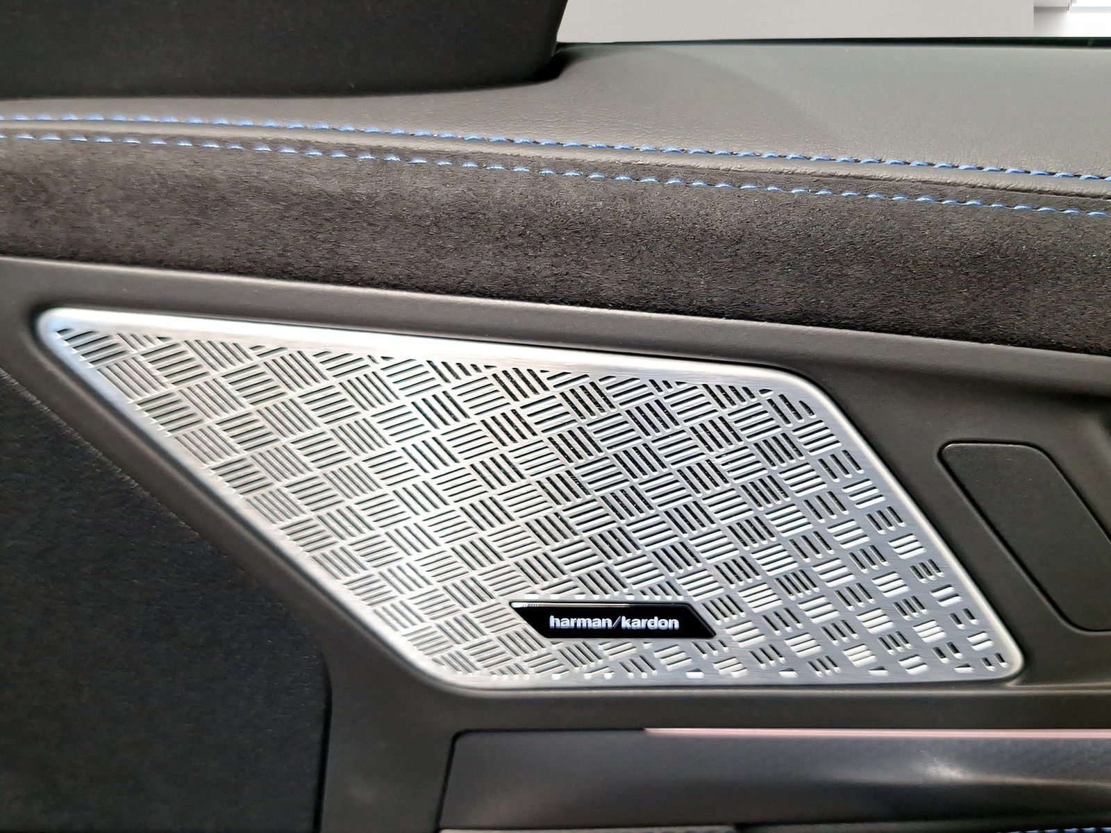 BMW iX2 - Bild 20