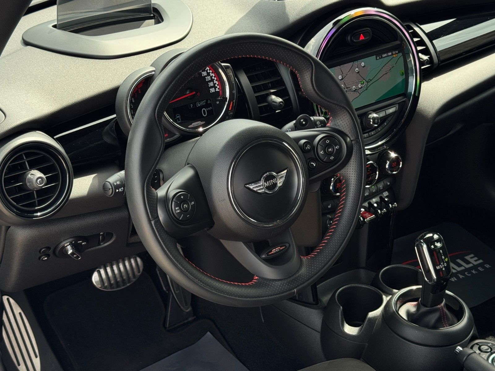 Fahrzeugabbildung MINI John Cooper Works CarPlay Adap. LED NAV HuD PDC