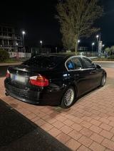 BMW E90 325i/ Automatik/TÜV - BMW 325 in Köln