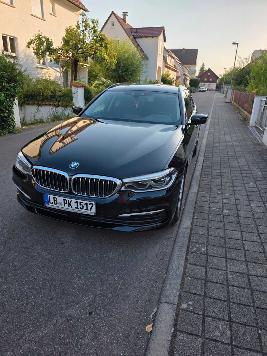 BMW 520d LEDER ACC LASER SHZ AHK VOLL