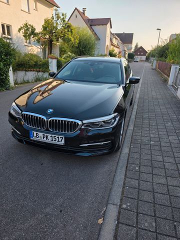 BMW 520d LEDER ACC LASER SHZ AHK VOLL