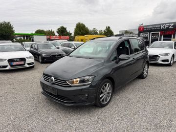Volkswagen Golf - 1