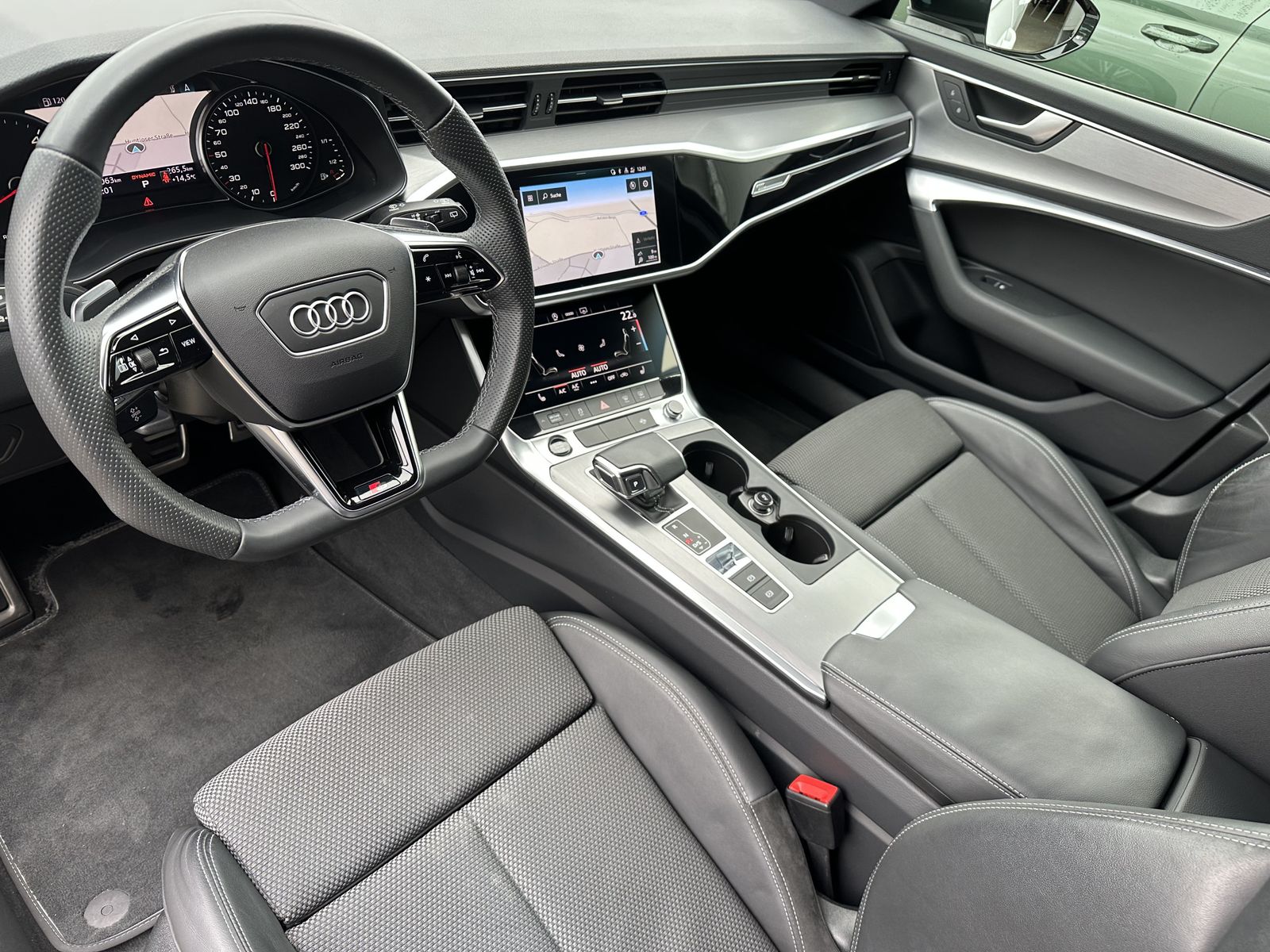 Fahrzeugabbildung Audi A6 Avant 40 TDI S-Line NAV+LED+AHK+CARPLAY+20ZO