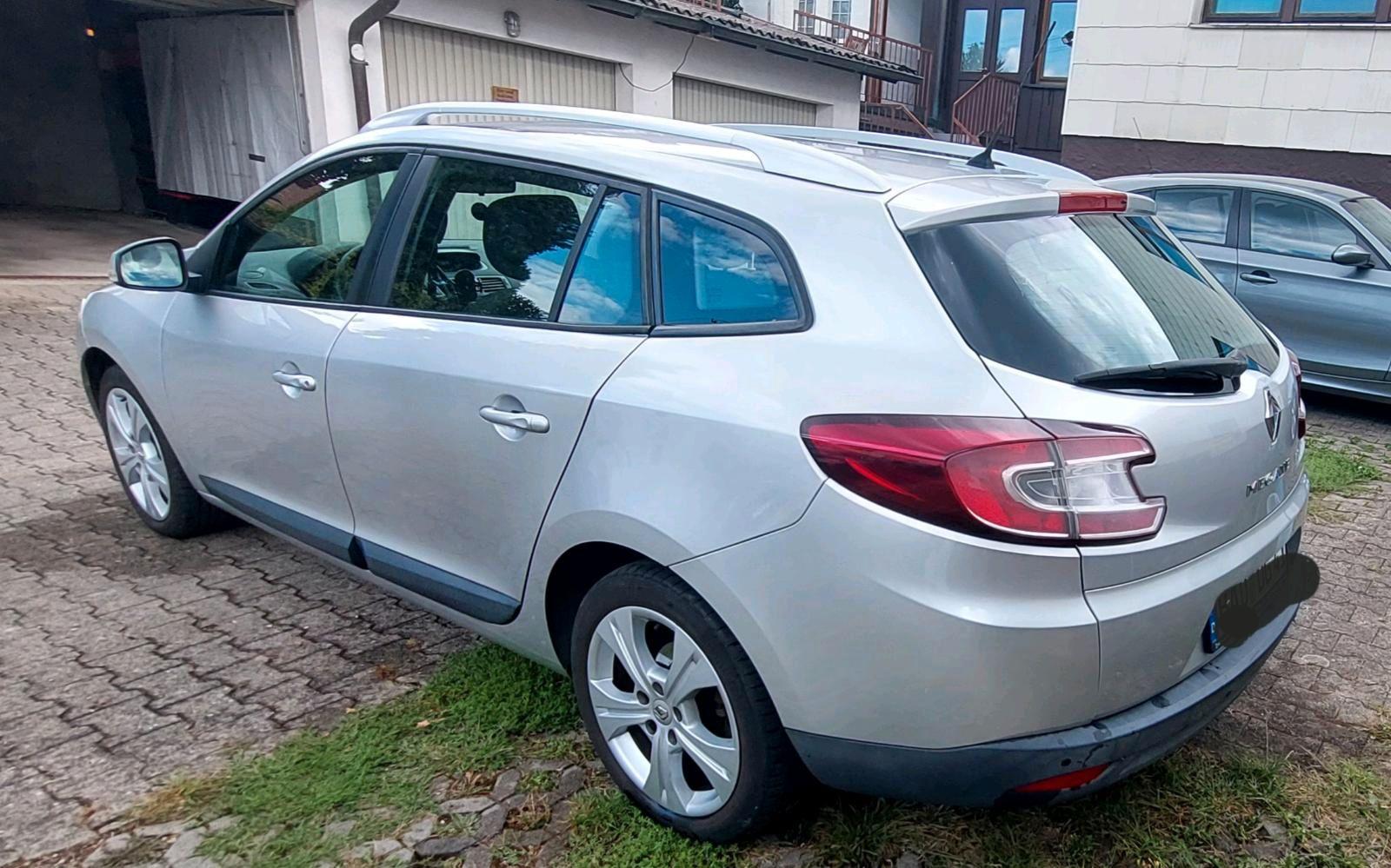 Renault Megane 2010 — вигляд ззаду