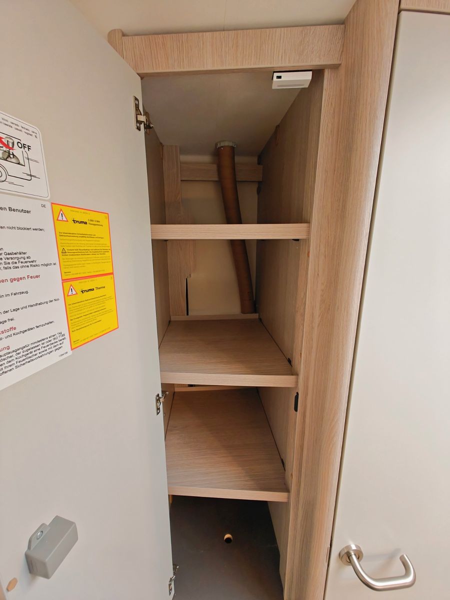 Fahrzeugabbildung Bürstner Premio Plus 440 TK  - 8.338 € SPAREN!