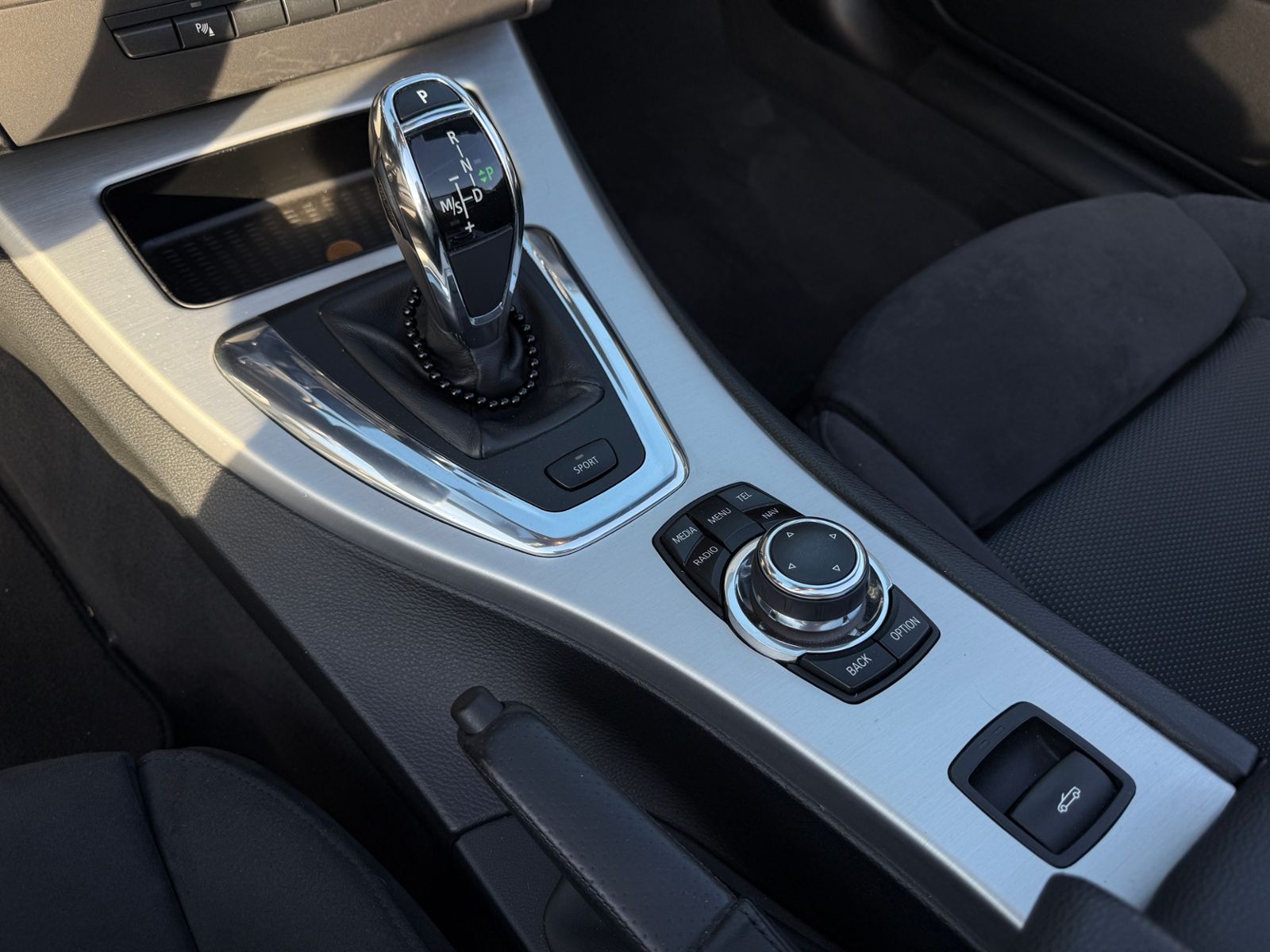 Fahrzeugabbildung BMW 335i Cabrio M-Paket H/K XENON NAVI