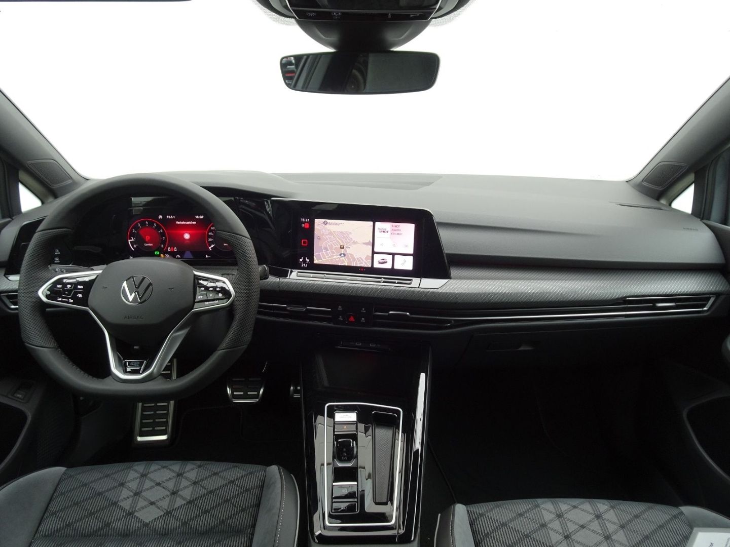 Golf VIII 1.5eTSI DSG R-Line AHK/Kamera/Navi/ACC