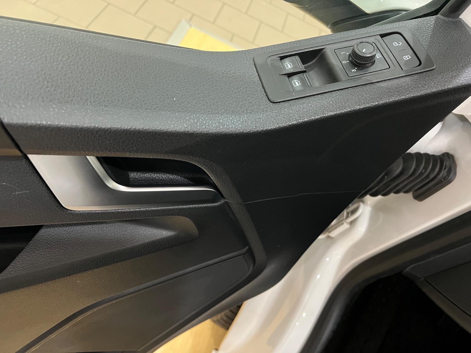 Volkswagen T6 2,0 TDI Caravelle Klimaauto/Navi/Sitz/AHK