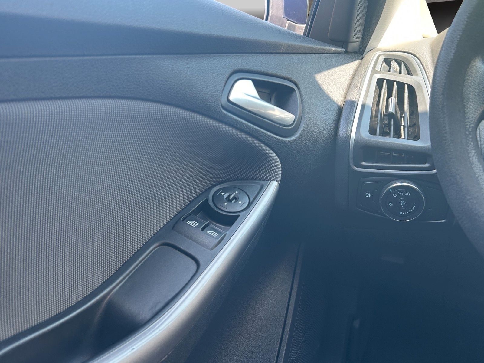 Fahrzeugabbildung Ford Focus Turnier TDCI Kima/TÜV NEU/TOP ZUSTAND