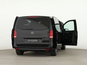 Mercedes V 220 - 9