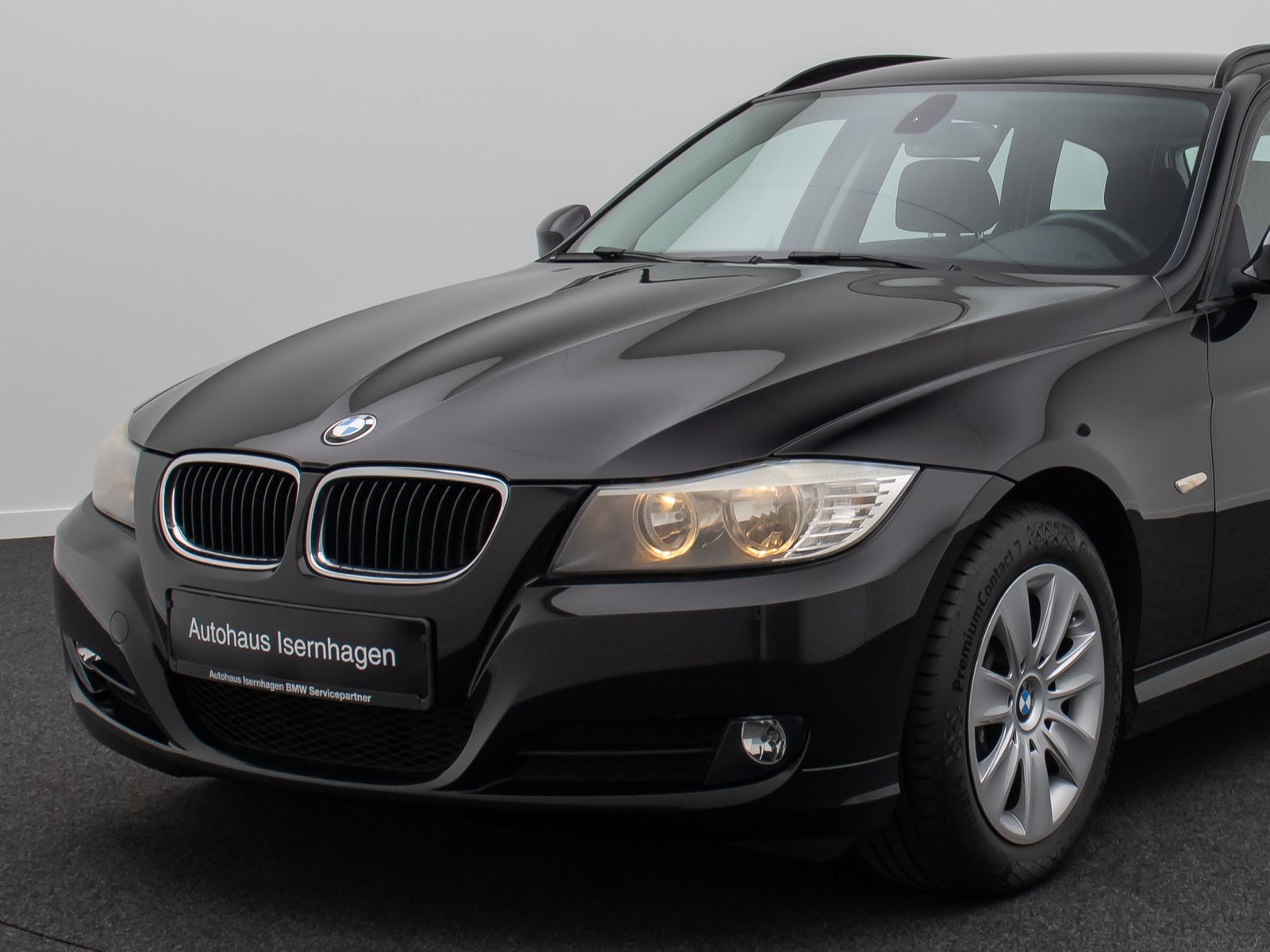 Fahrzeugabbildung BMW 318d GeschwindigReg KlimaAut PDC AHK Nebelschein