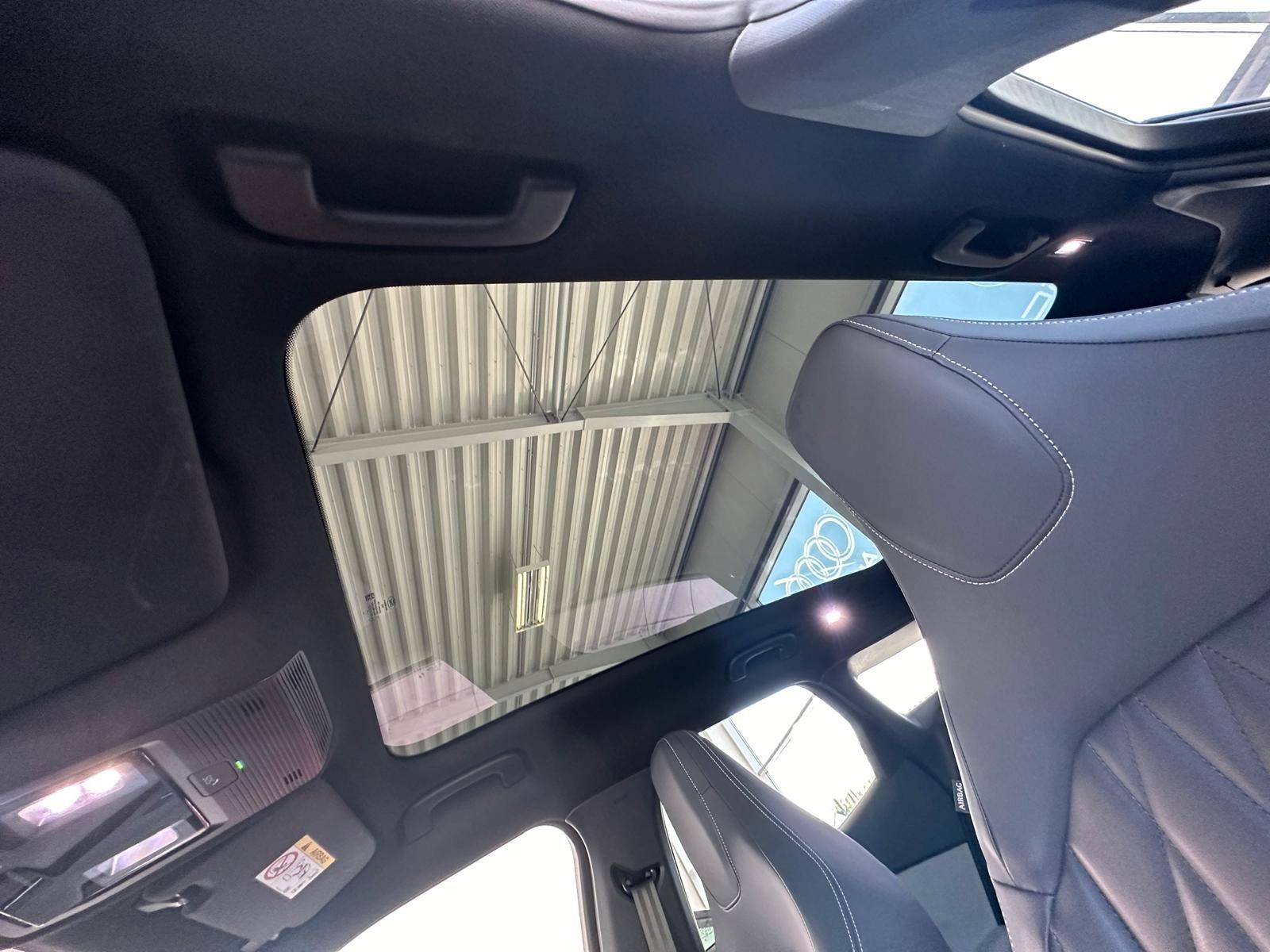 Fahrzeugabbildung Ford Explorer Premium RWD range extender