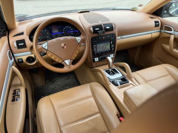 Porsche Cayenne - 11