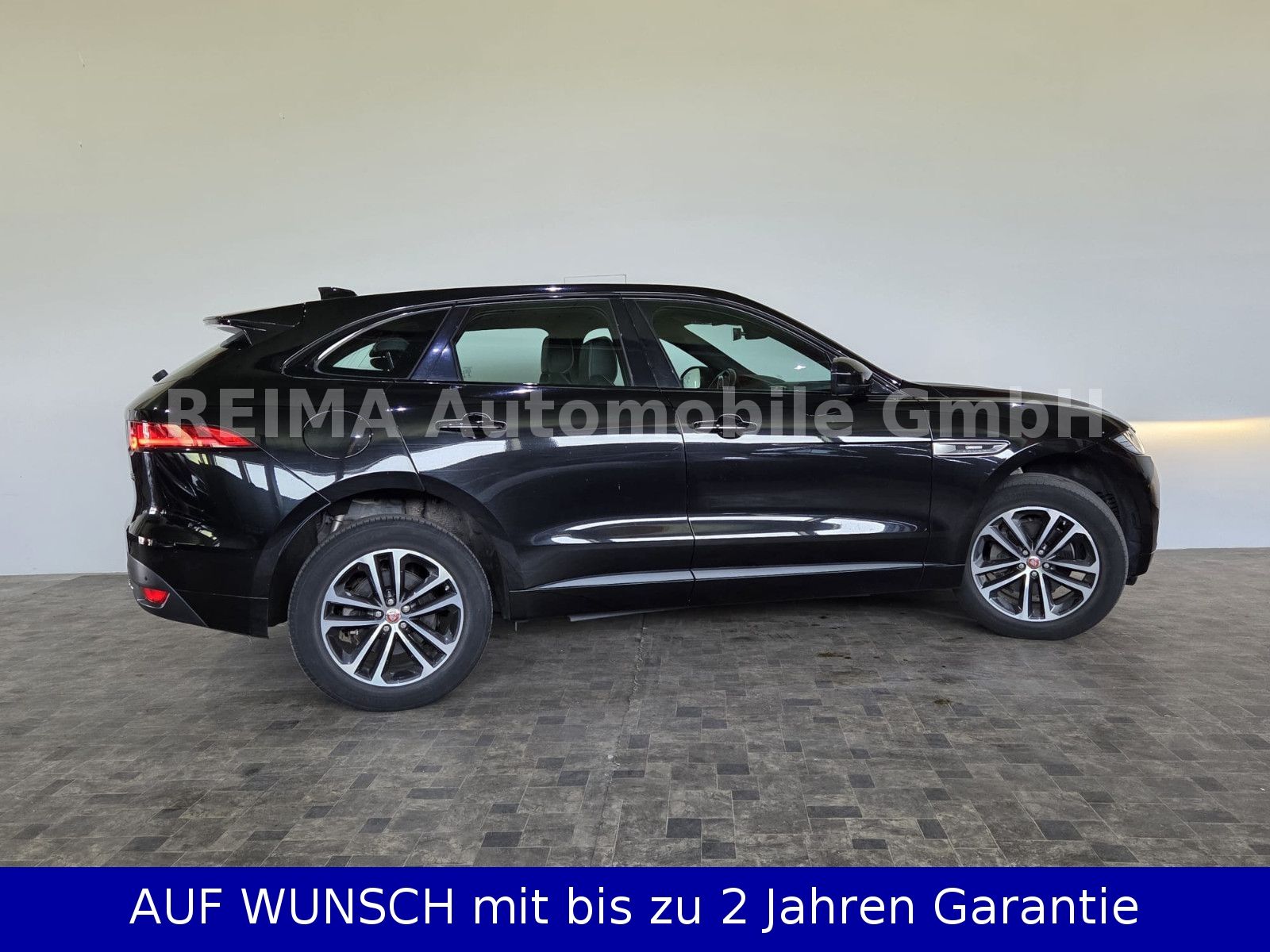Fahrzeugabbildung Jaguar F-PACE R-Sport AWD, Pano, Meridian,