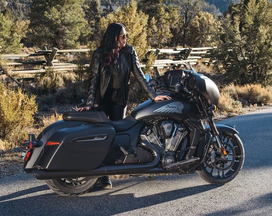 Fahrzeugabbildung Indian Chieftain Powerplus Dark Horse with 112 Package