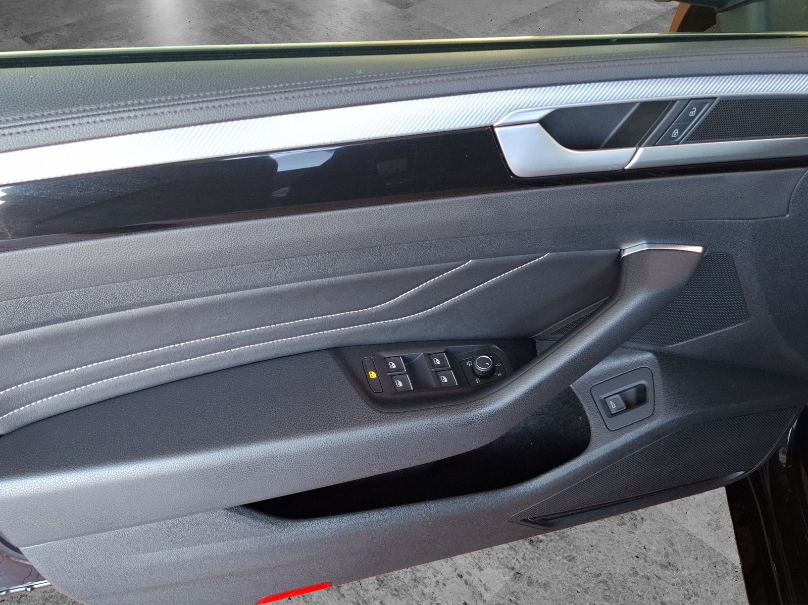 Fahrzeugabbildung Volkswagen Arteon SB TDI R-Line DSG Matrix AHK Navi AID ACC