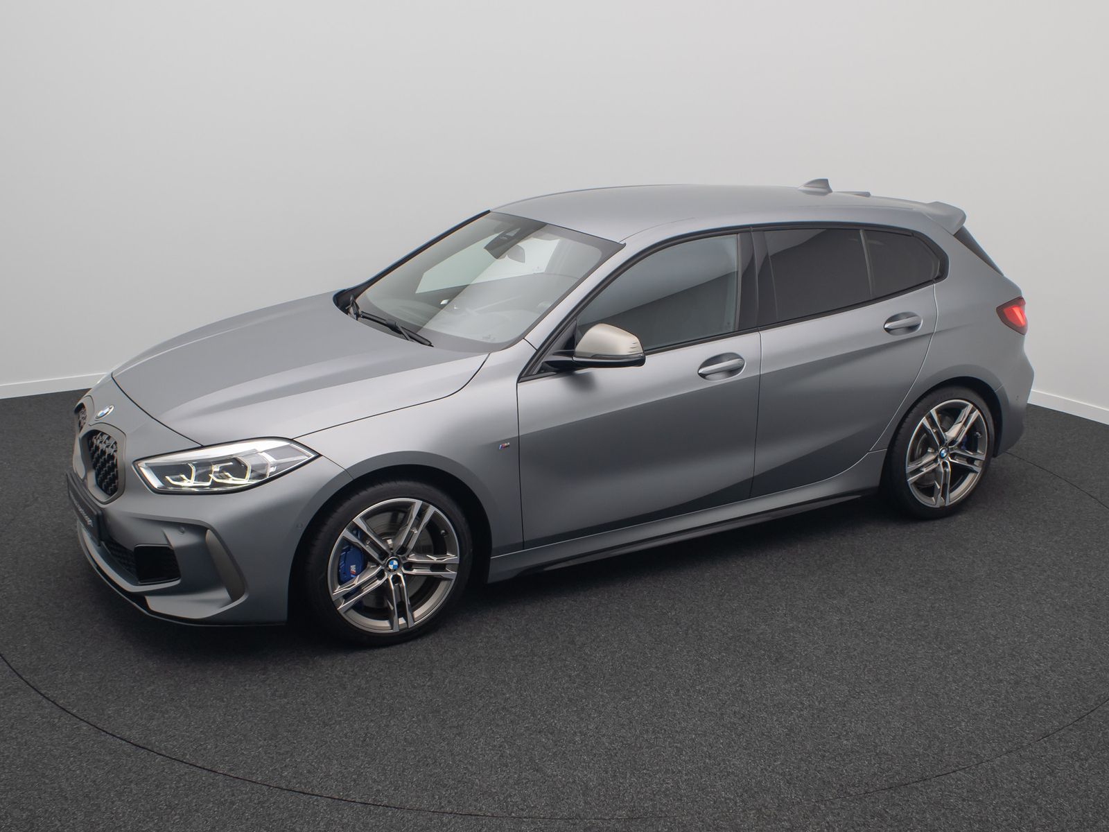 Fahrzeugabbildung BMW M135 xD HUD DAB Kamera HiFi Komfort 18Zoll