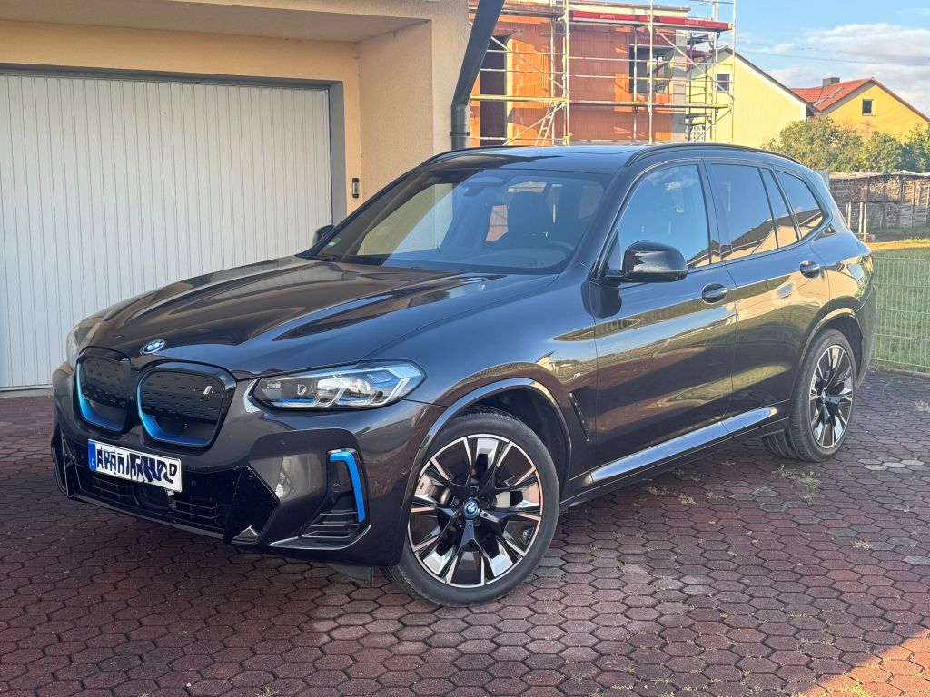 Image of BMW iX3