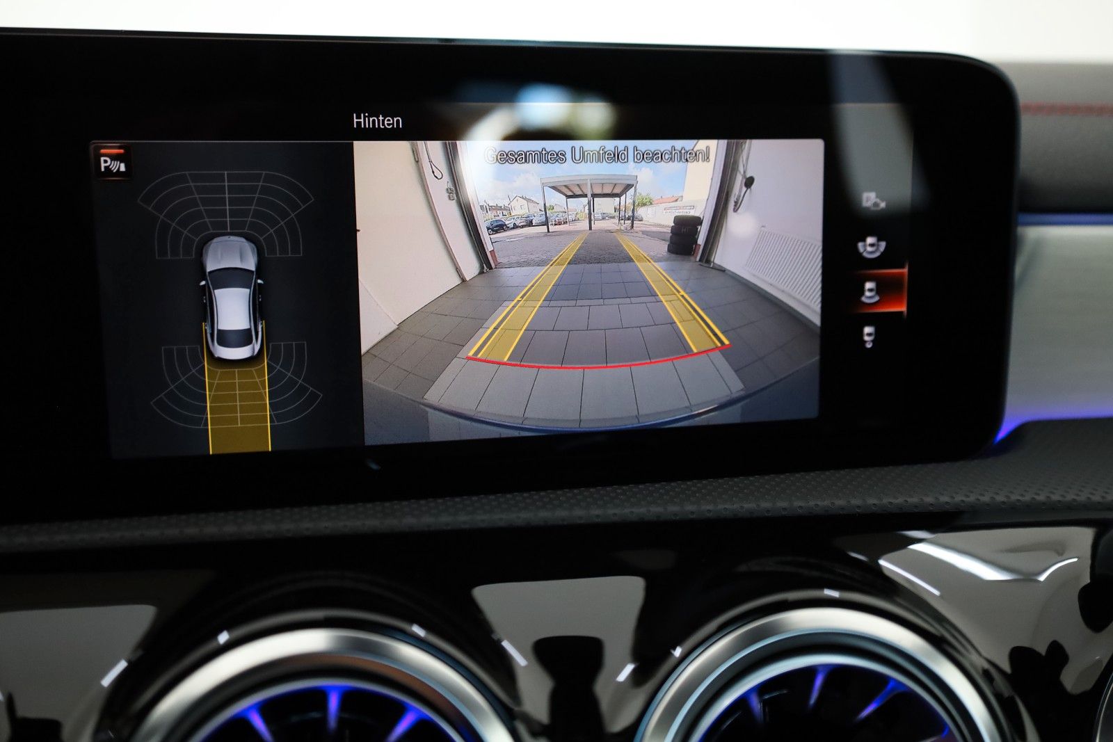 Fahrzeugabbildung Mercedes-Benz CLA 250e AMG Line  TLeder,Navi,LED,ParkPaket,AHK