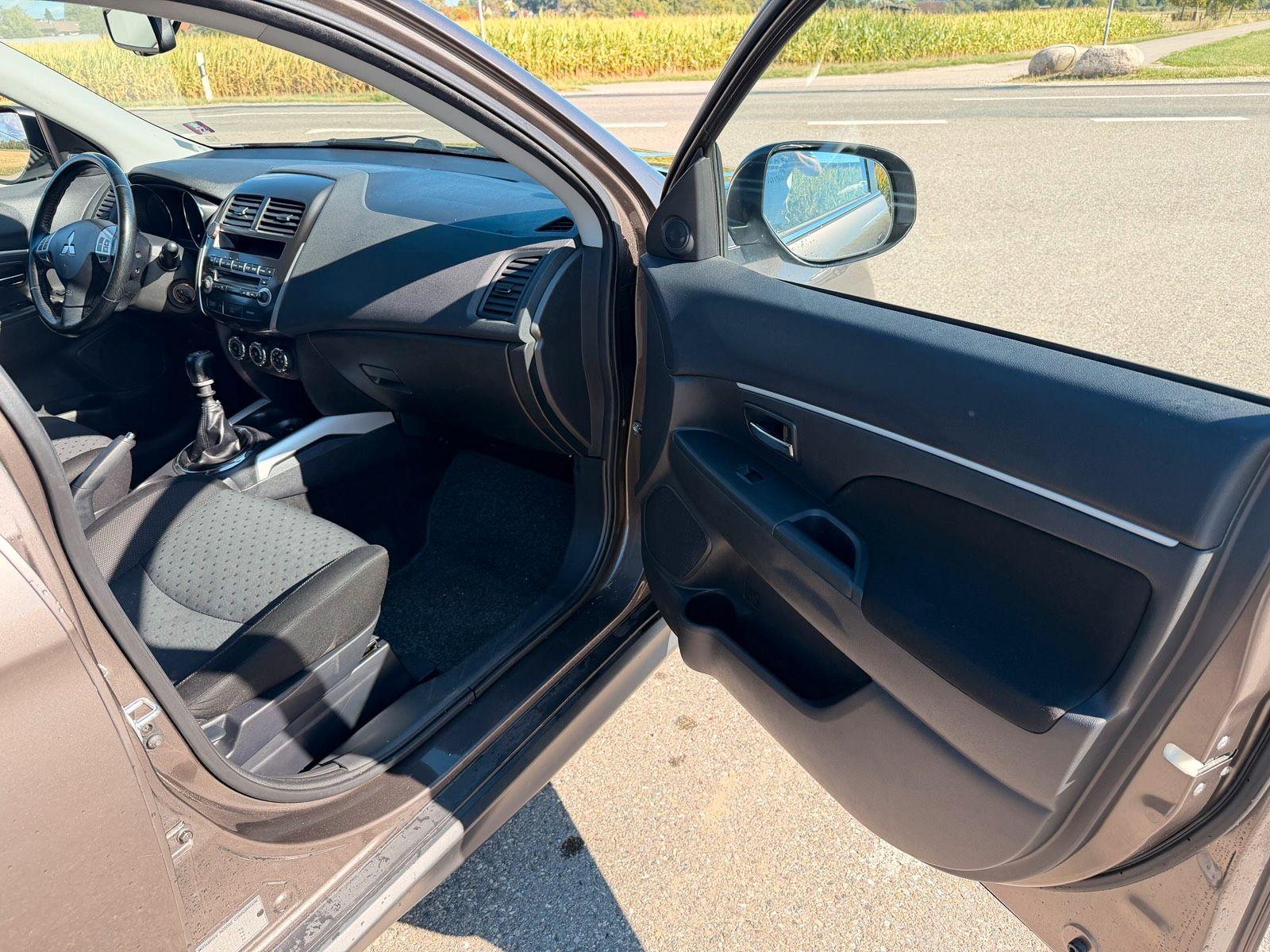 Mitsubishi ASX 2012 — photo 10
