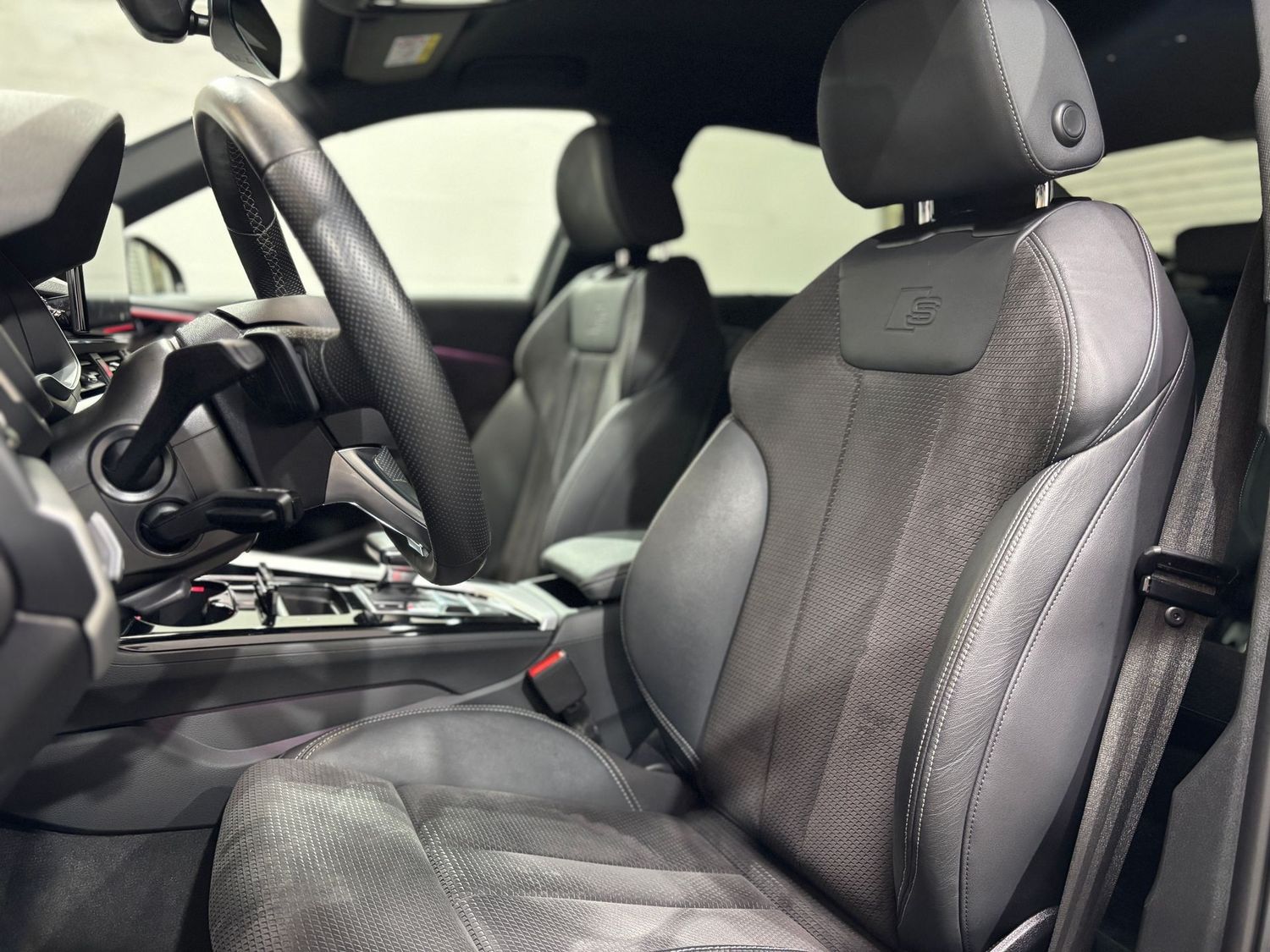 Fahrzeugabbildung Audi A4 30 TDI S-line #Matrix#Virtual#Black#B&O#20"