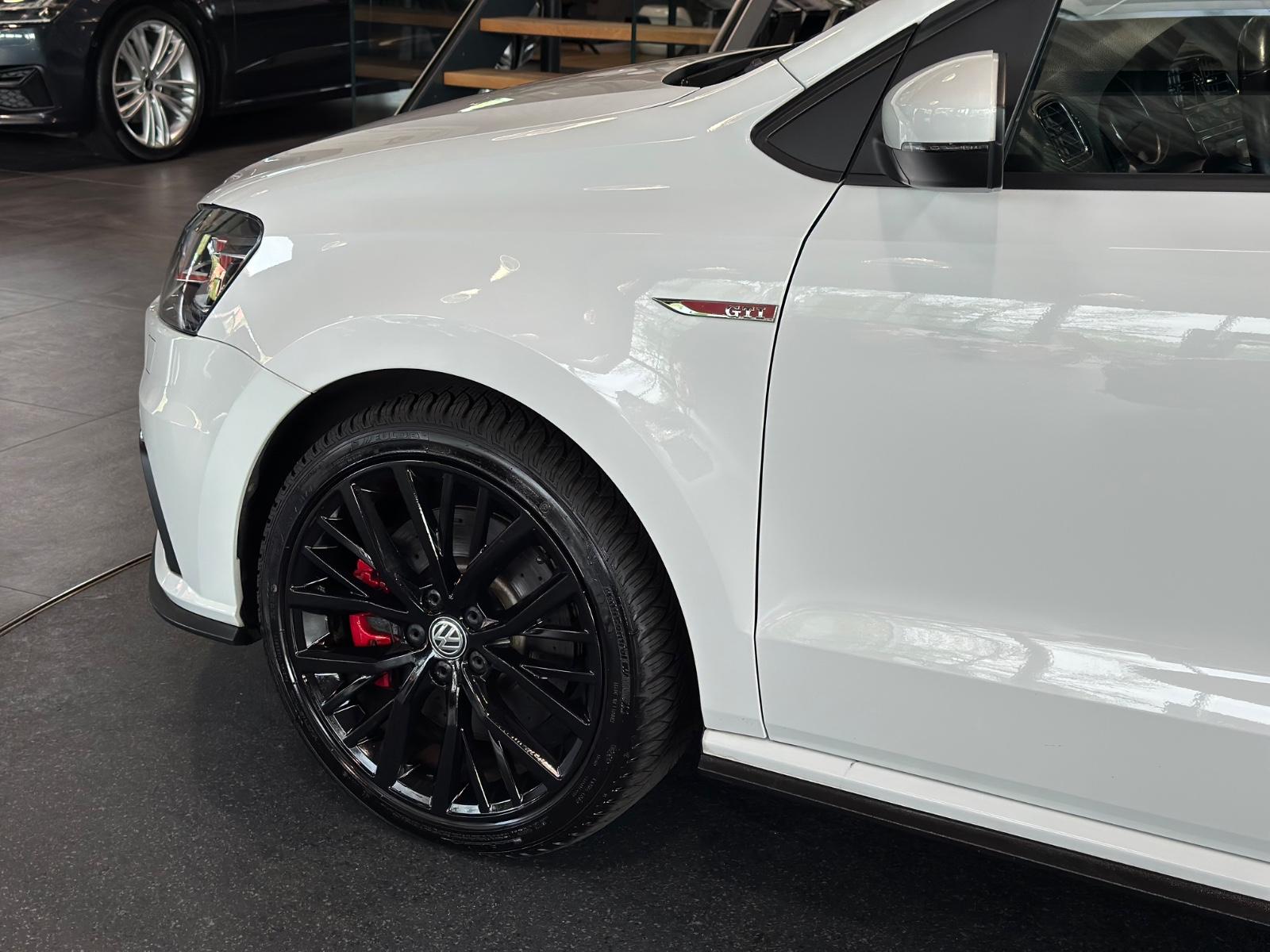 Volkswagen Polo 1.8 TSI DSG GTI S-HEFT/LED/R-CAM/NAVI/SHZ