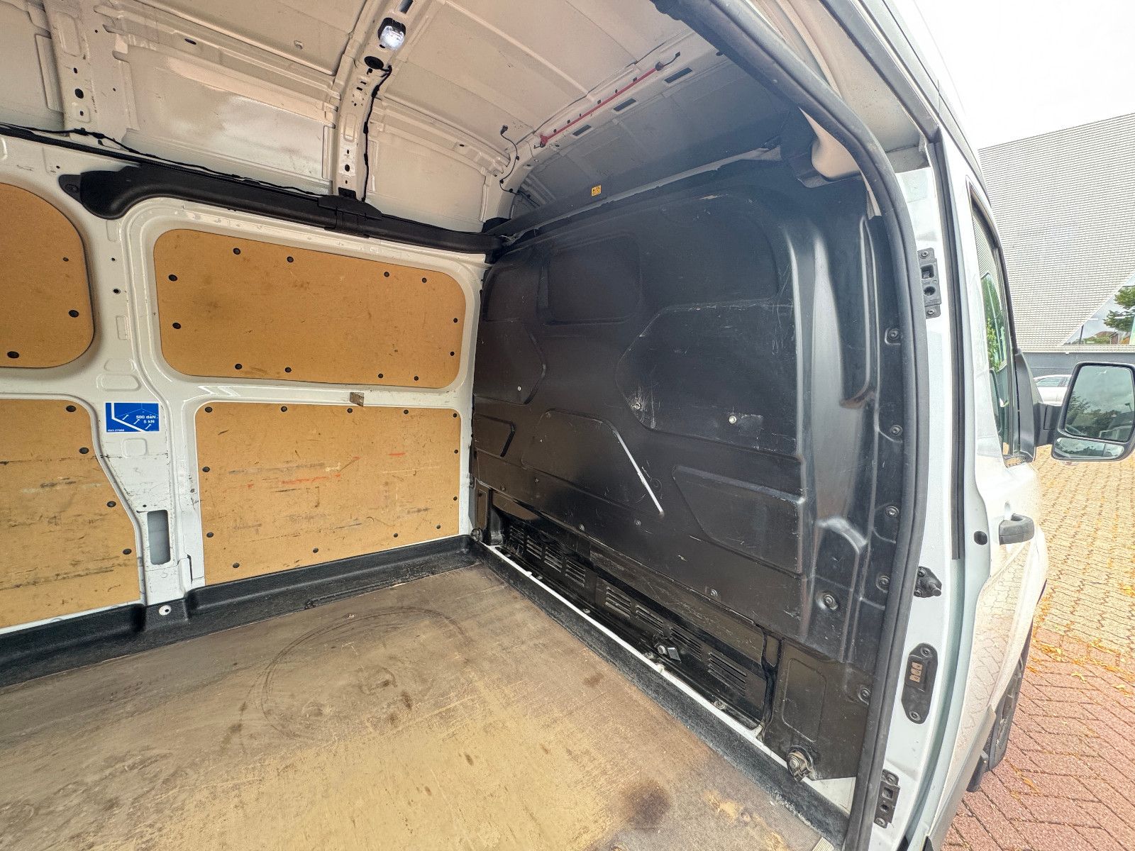 Fahrzeugabbildung Ford Transit Custom 2.2 TDCI HOCHDACH L2 H2 3-SITZER