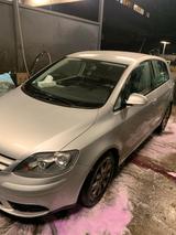 Volkswagen VW Golf plus 1,6 Scheckheftgepflegt! - Volkswagen Golf aus 2005: Kombi