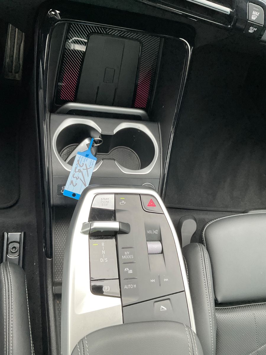 Fahrzeugabbildung BMW X1 sDrive20i,M Sport,AHK,Kamera,Navi,Carplay
