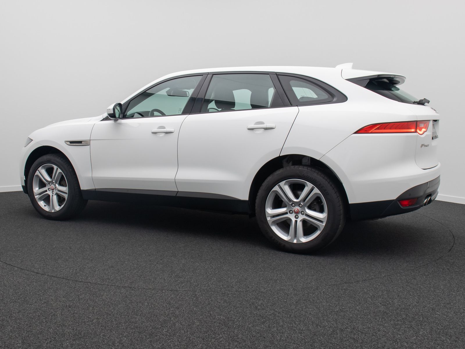 Fahrzeugabbildung Jaguar F-PACE Pure AWD Xenon Memory Kamera Tempomat 20"