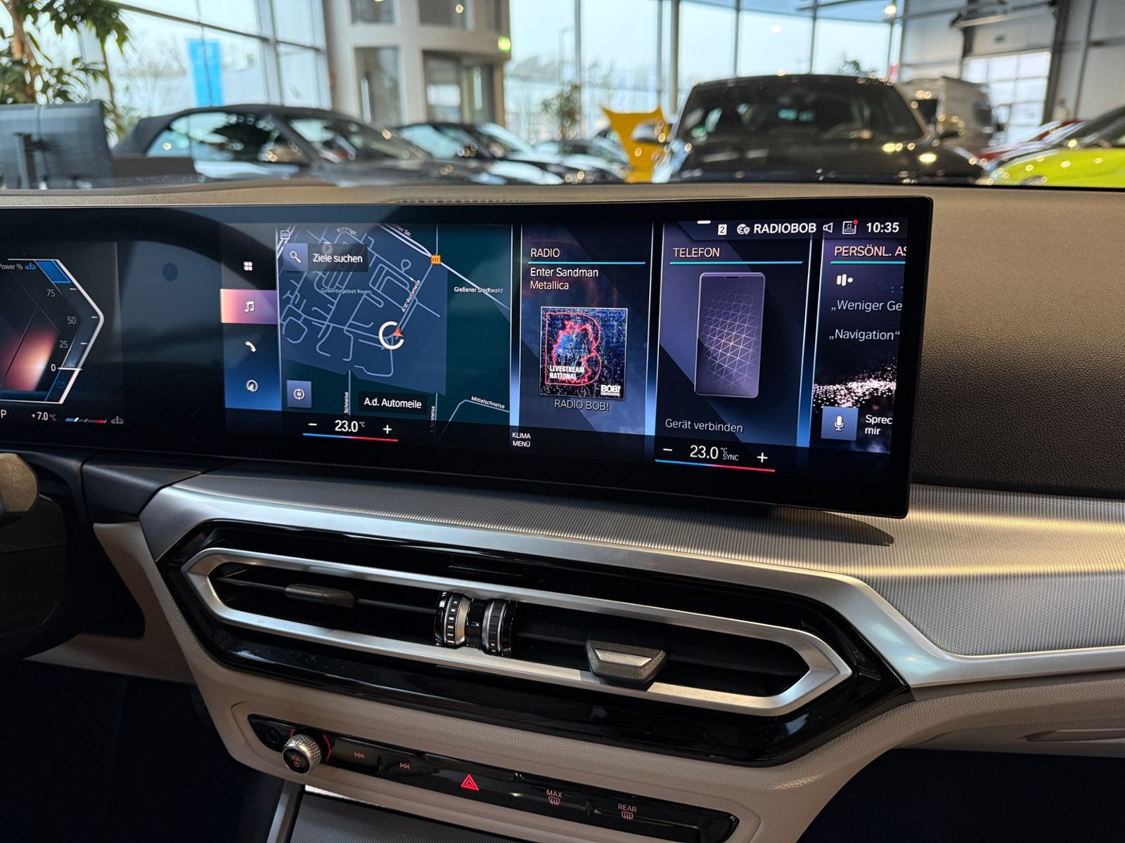 Fahrzeugabbildung BMW 320d Shadow Line AHK HUD KAM LED