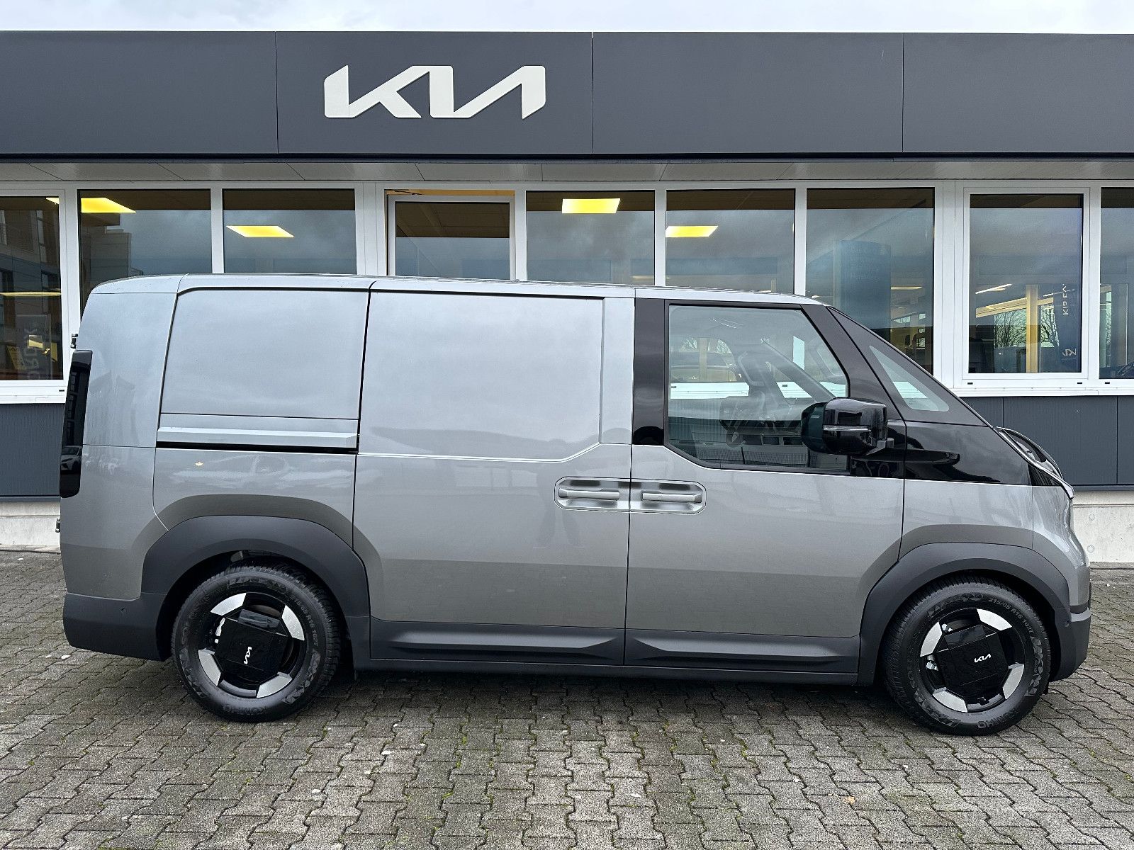 Fahrzeugabbildung Kia PV5 CARGO L2H1 4T 71,2 ELITE WP CT LM AW