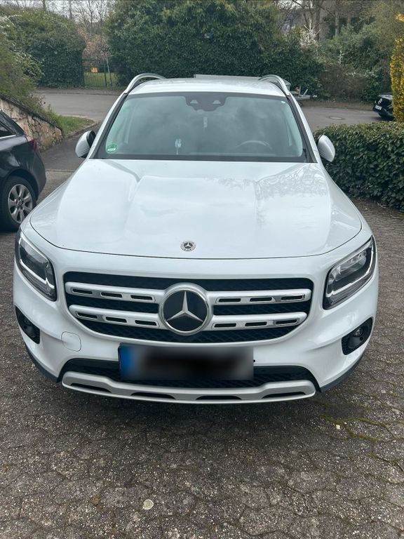 Image of Mercedes-Benz GLB 200