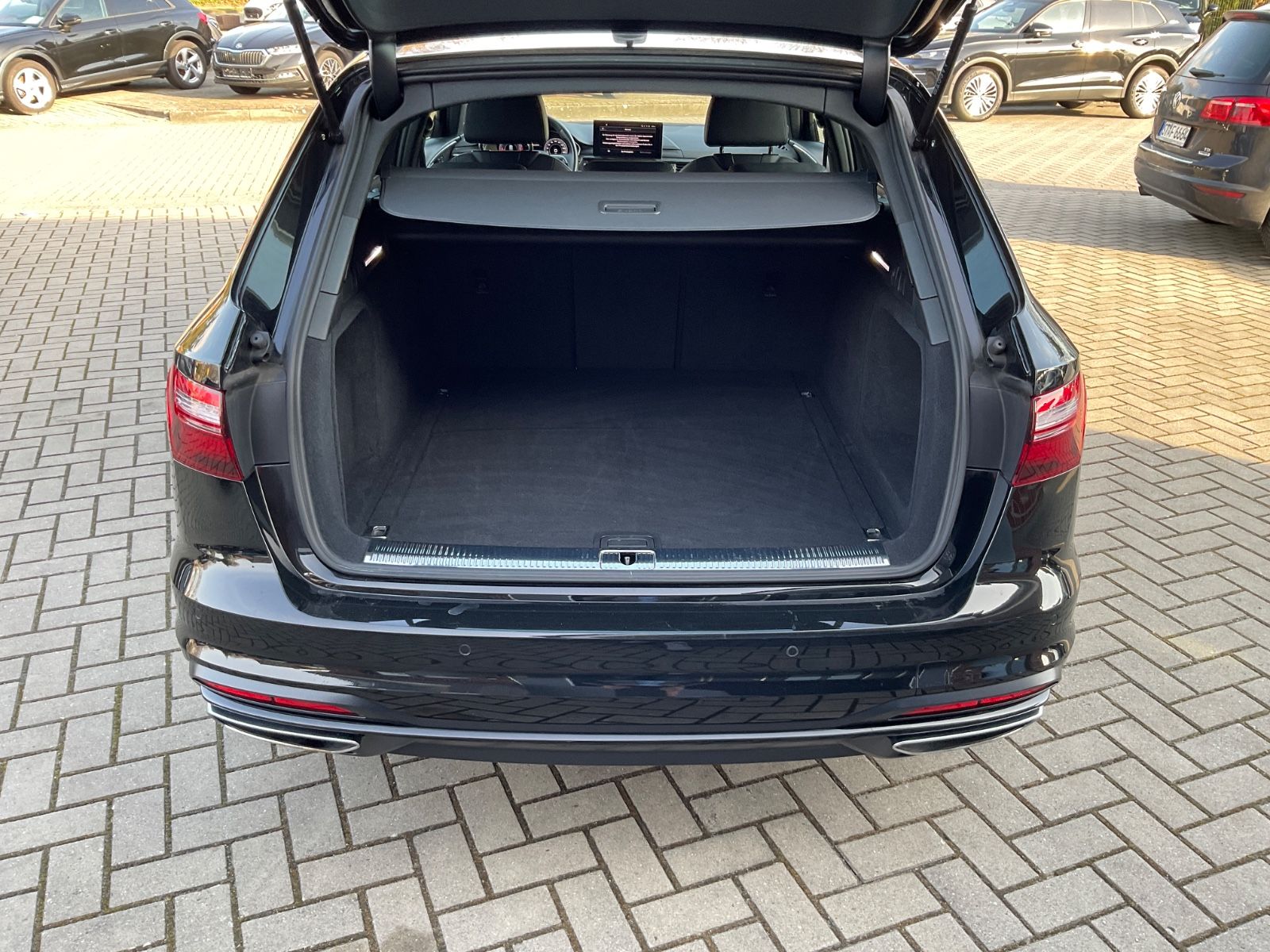 Fahrzeugabbildung Audi A4 Avant 40 TDI S tr. quattro,Kamera,Leder,ACC