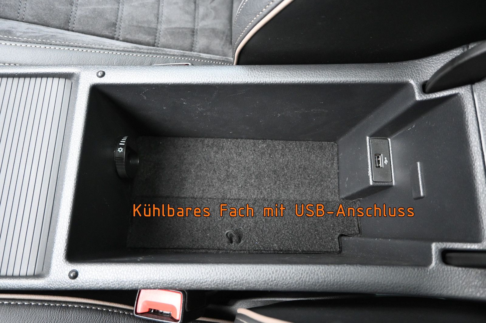 Fahrzeugabbildung SKODA Superb 2.0 TDI DSG 4x4 SCOUT Combi °ACC°AHK°STHZ