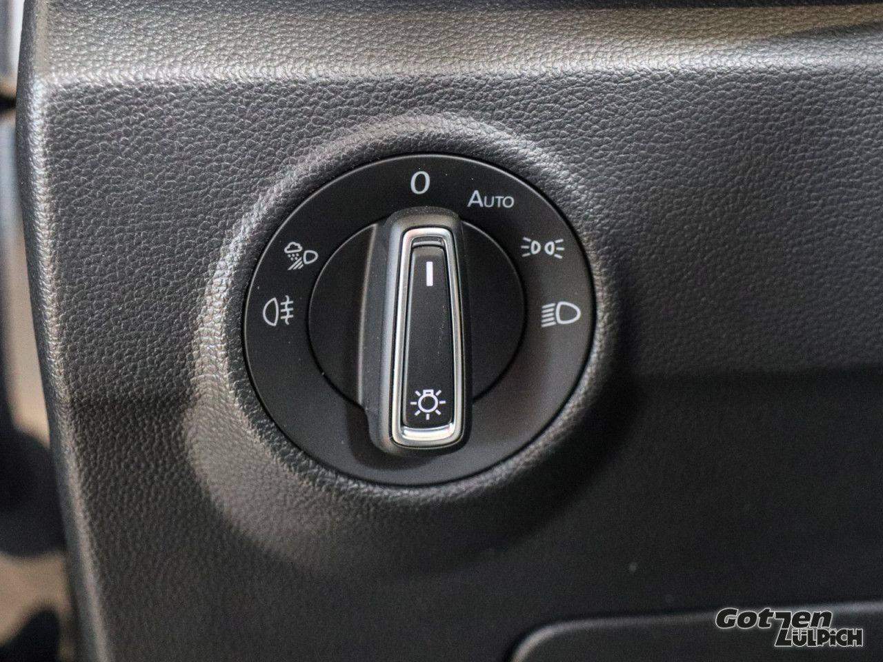 Fahrzeugabbildung Volkswagen T-Roc Cabriolet Style 1,5TSI DSG Navi PDC LED